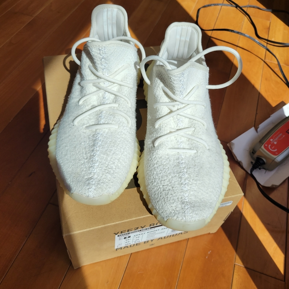 Yeezy Boost 350 V2 Triple White